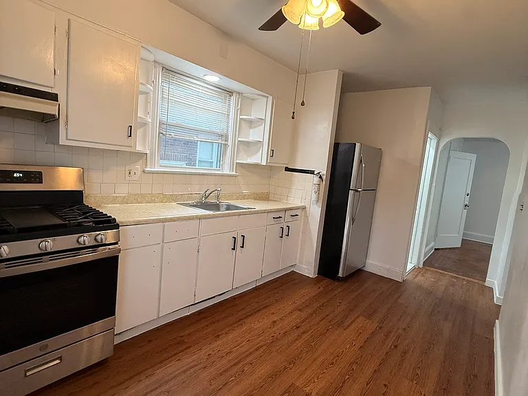 579 Oregon Ave #2 — Photo 8