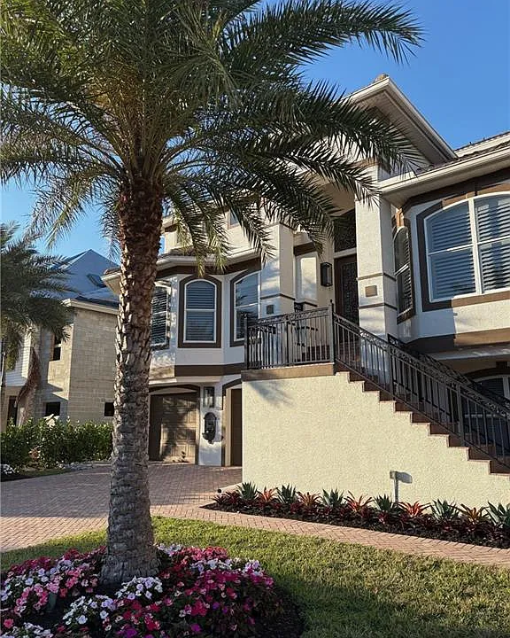 225 Egret Ave