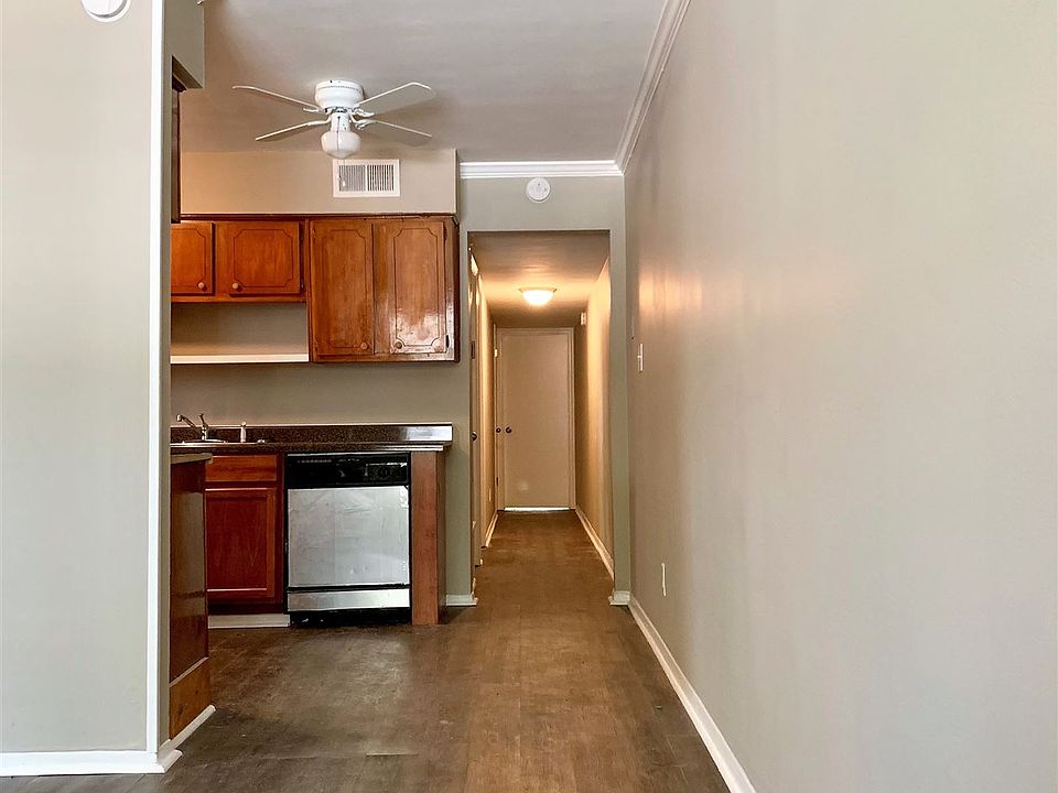 2093 Jefferson #3 6