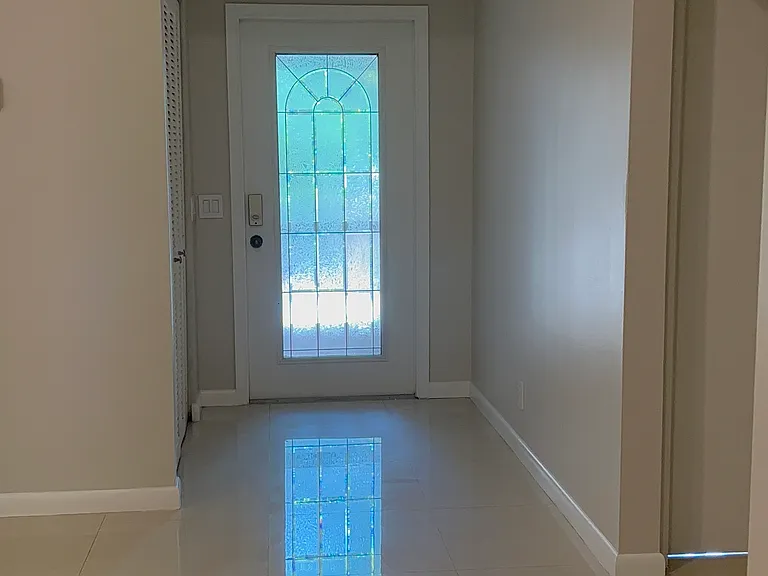 1547 Zenith Way — Photo 11