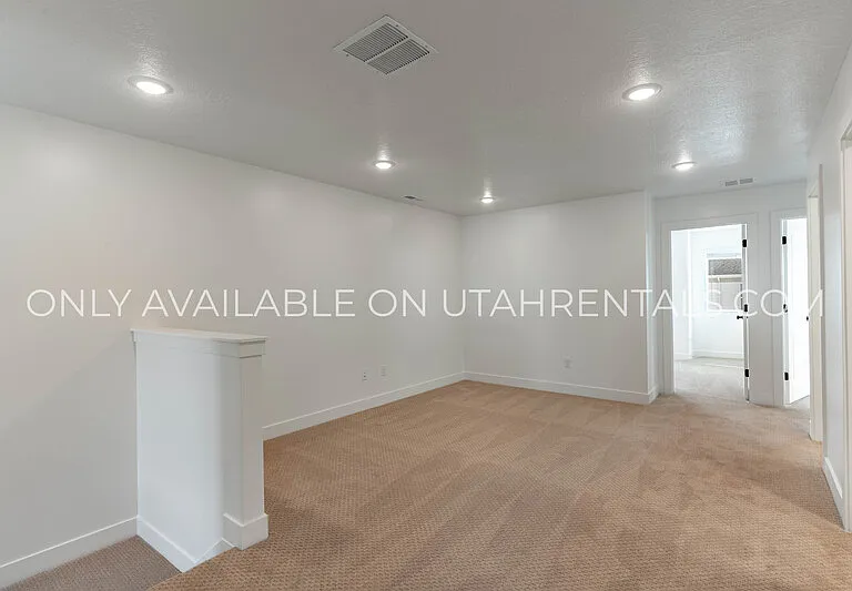 76 S Moonlit Rd — Photo 15