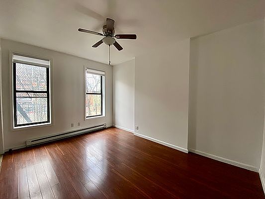 5th image of 811A Willoughby Ave Floor 2