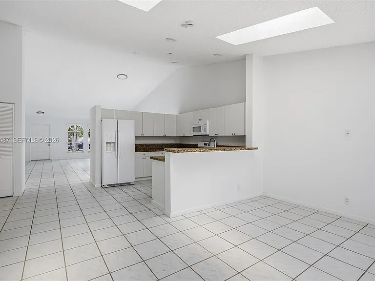10633 NW 32nd Ct — Photo 10
