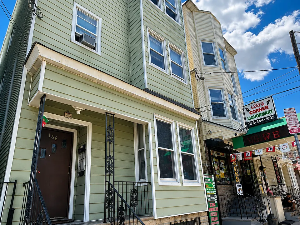 166 Van Buren St