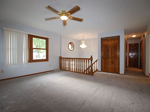 2nd image of 718 1st St N