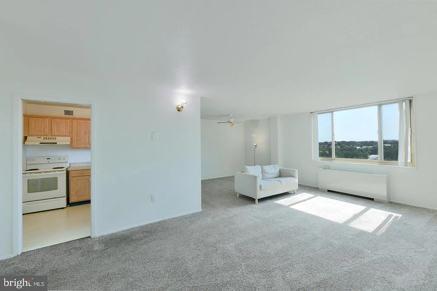 1 bed, 1.0 bath, 829 sqft, $1,950 — Photo 3