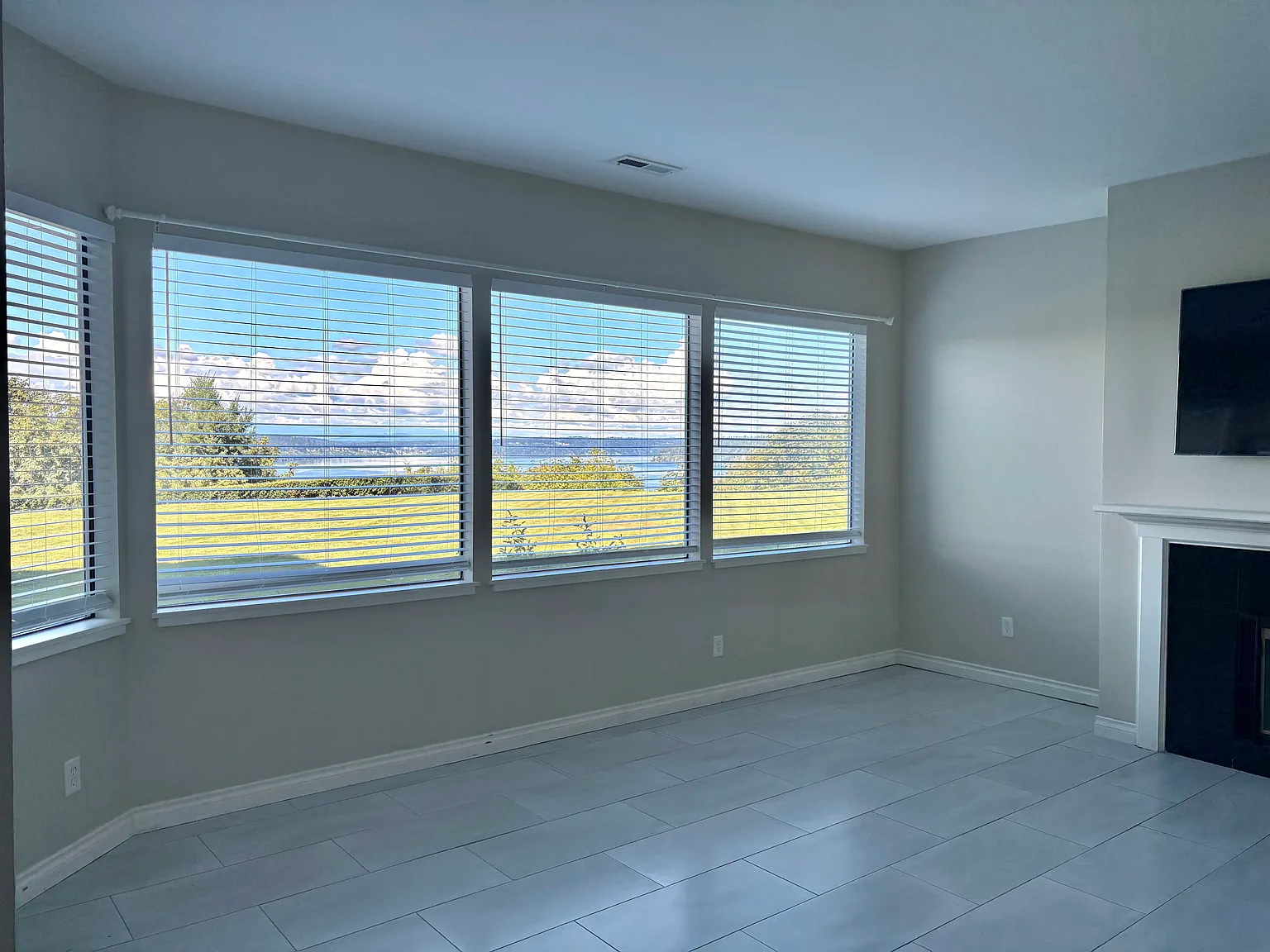 2 bed, 1380 sqft, $3,200 — Photo 3