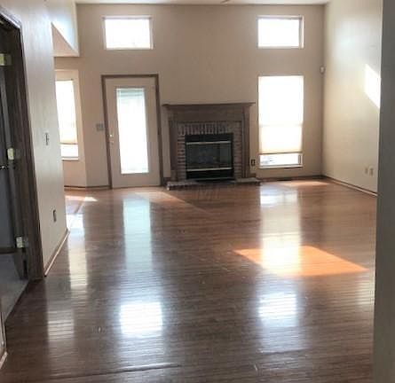 3rd image of 692 Rainbow Dr