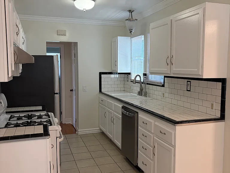 515 N Gardner St #515 — Photo 19