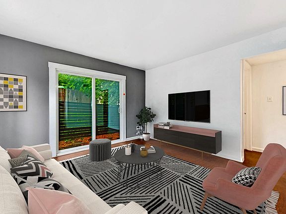 4th image of 3466 Willowrun Dr #3