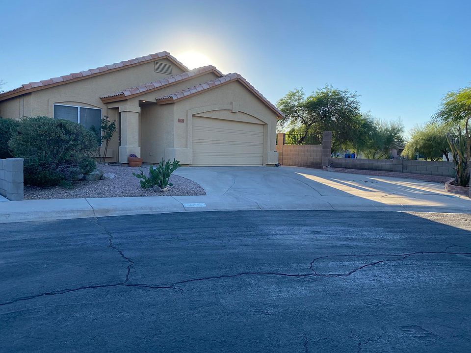 1st image of 3135 W Salter Dr