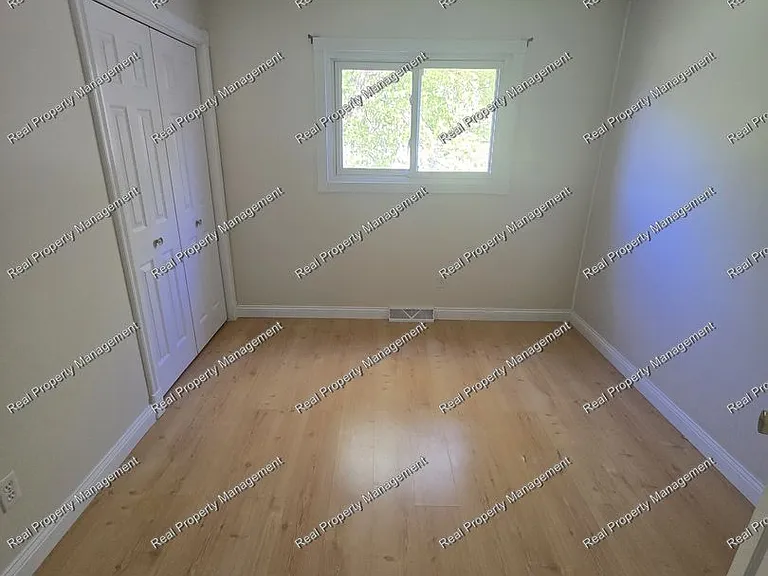 1586 Sunnyslope Dr — Photo 9