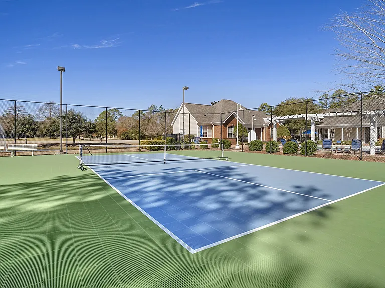 Greenbrier Estates Apartments — Photo 14