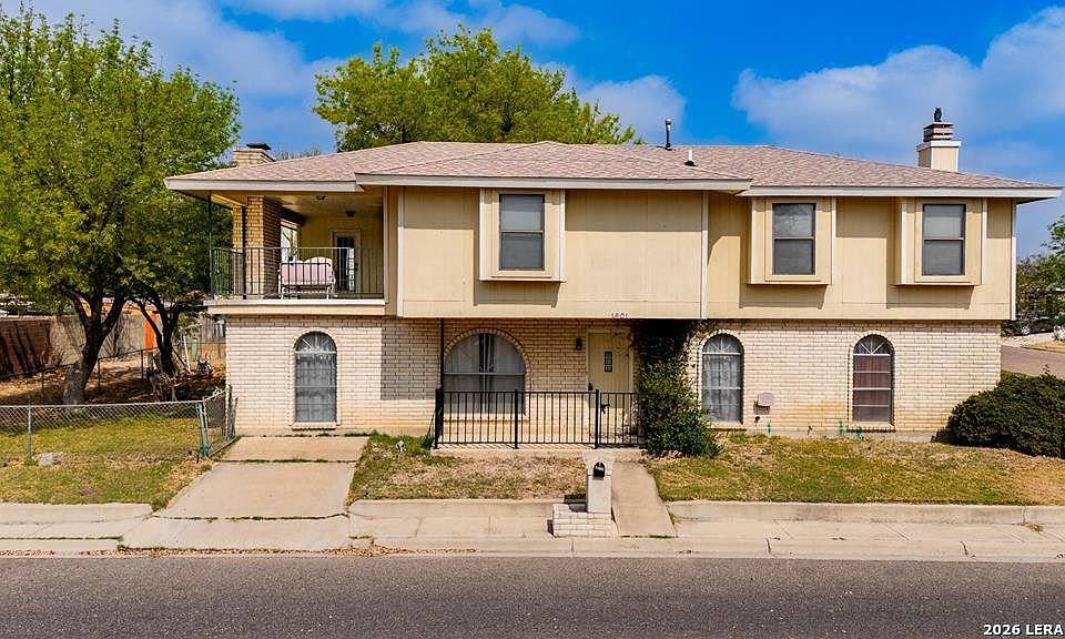 1st image of 1801 Royal Ridge Dr.