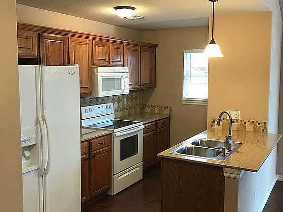 3rd image of 2513 SW E Ave APT A