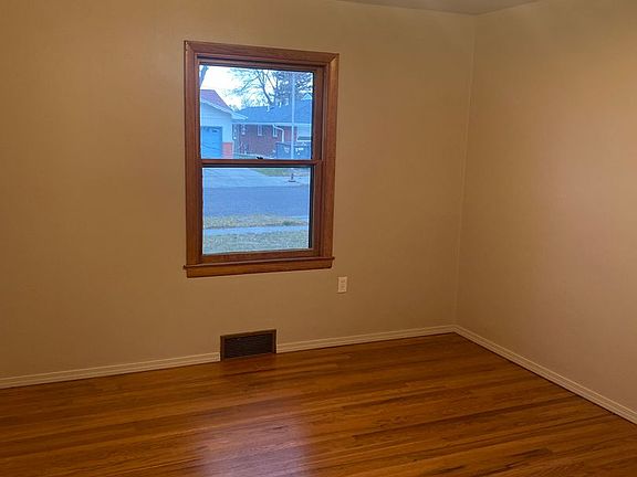 5th image of 609 Avenue D