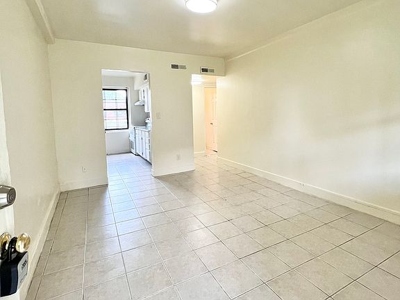 3rd image of 38 College Ct #38