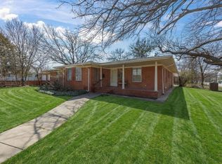 115 W Commerce St, Henrietta, TX 76365