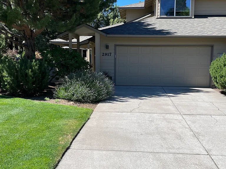2917 NW Golf Course Dr S — Photo 2