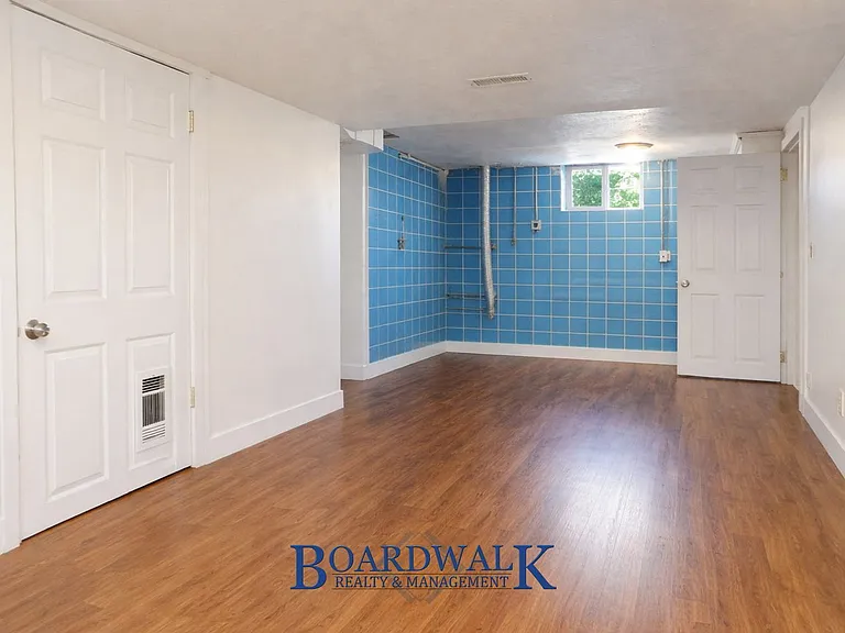2725 S Lake St #2 — Photo 8