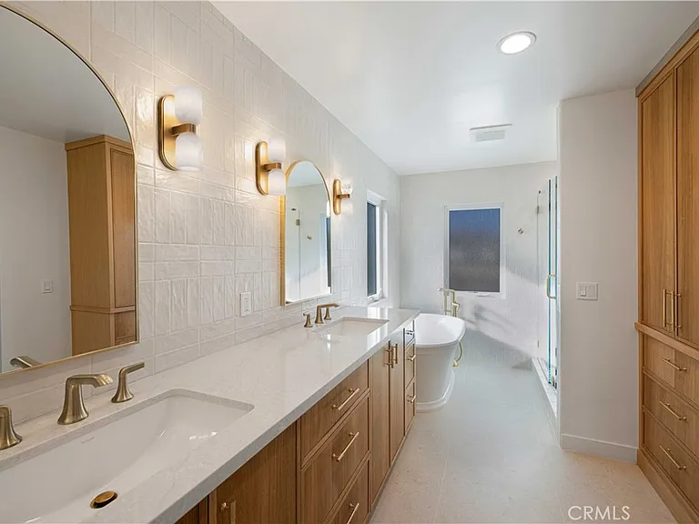 21 Longstreet — Photo 14