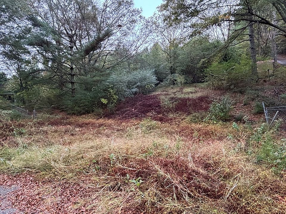 2nd image of 153 Lees Chapel Rd