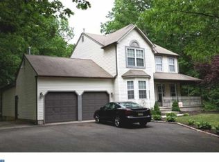 27 Old Farm Rd, Sicklerville, NJ 08081