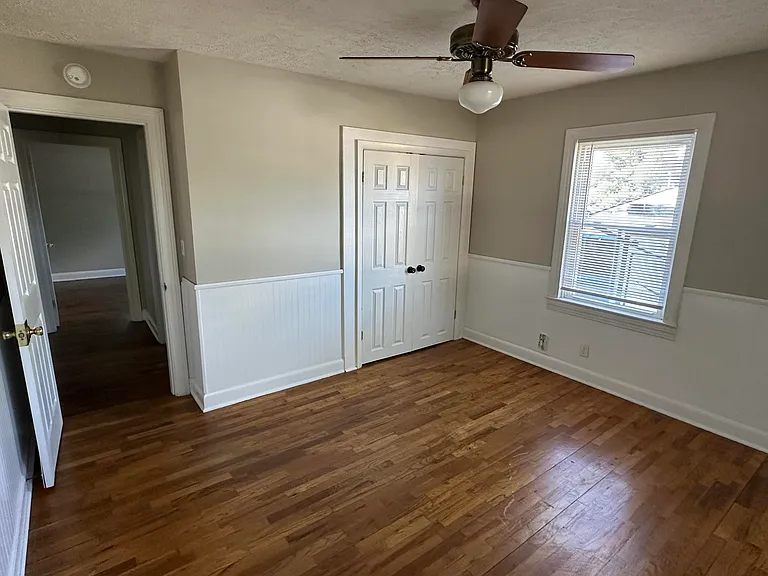 135 Willis Ave — Photo 11