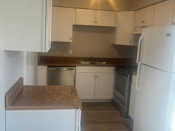 3rd image of 904 Hillwood Dr APT B