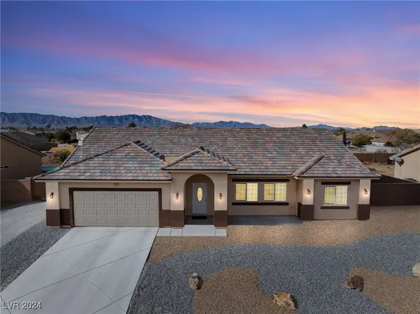 4800 Honey Locust Dr, Pahrump, NV 89061