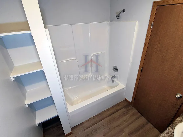 Sundance Ridge / Hitching Place — Photo 21