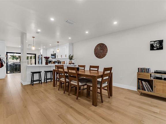 4th image of 2437 SW 99th Ct #1N