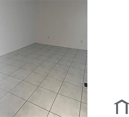 2nd image of 580 NE 127th St #28