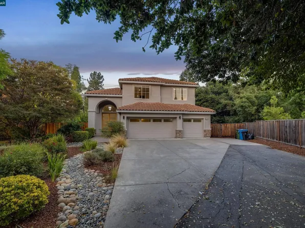 116 Castle Rock Ln, Walnut Creek, CA 94598