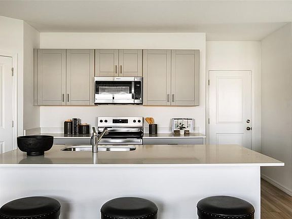 4th image of 6036 Navona Way