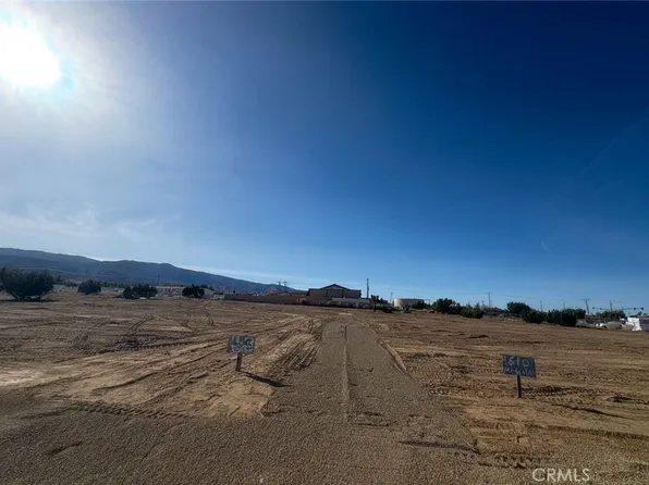 9620 Mescalero Rd, Phelan, CA 92371