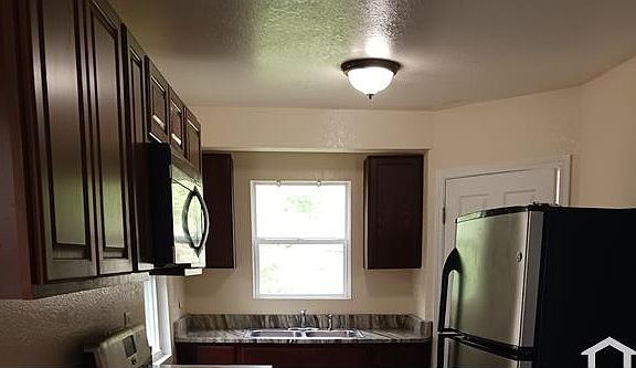 3rd image of 501 Central Ave