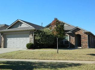 13301 SW 4th St, Yukon, OK 73099