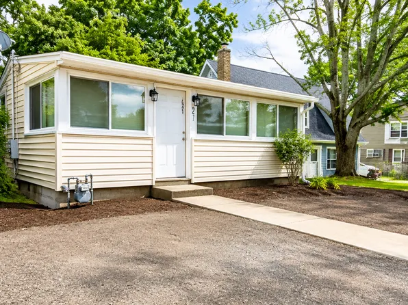 27 Nickerson Rd, Ashland, MA 01721