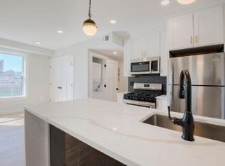 135 Chelsea St #4A, Boston, MA 02128