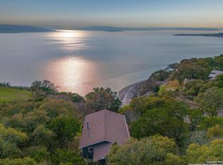 172 Rachel Dr, Canyon Lake, TX 78133