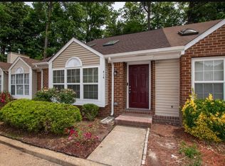 414 Woodview Ln, Hampton, VA 23666