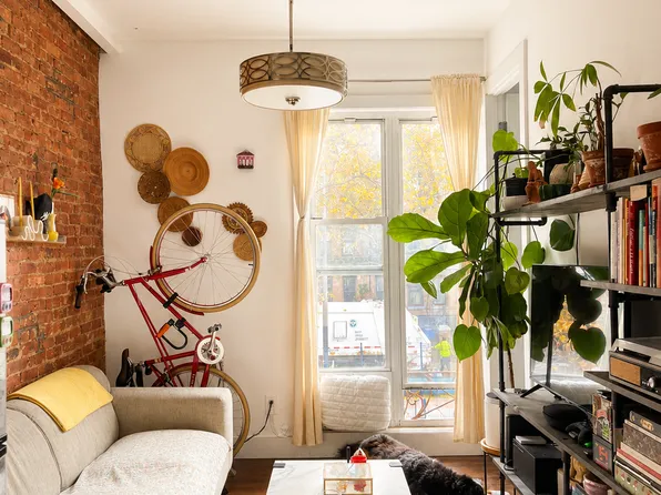 939 Saint Mark's Avenue image 1 of 8