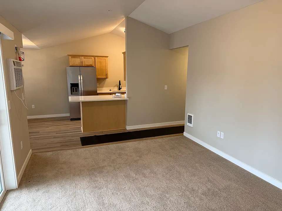 Eagle Crest Apartments