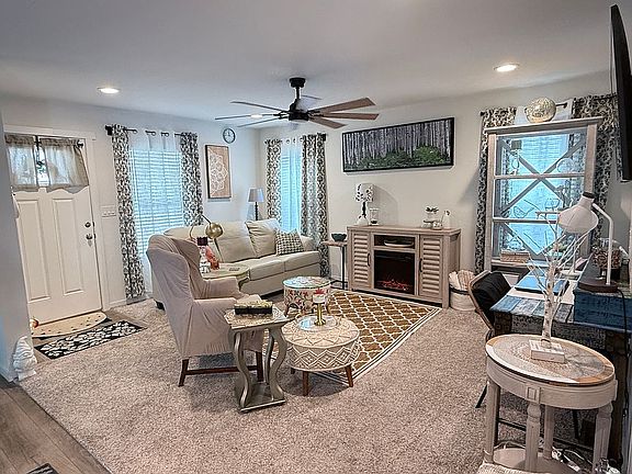 5th image of 6105 E Sahara Ave Space 124