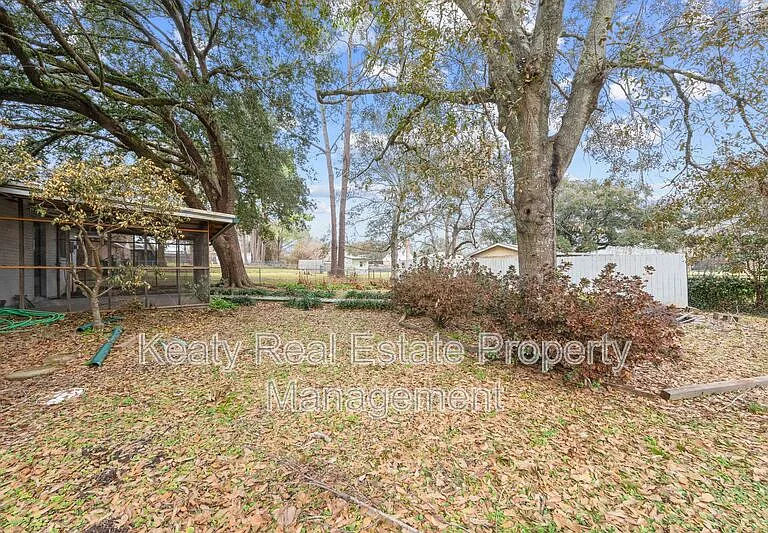 137 Amber St — Photo 27