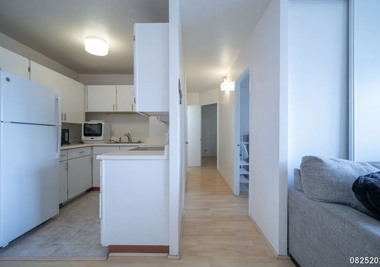 $2,900/ 2 Bed / 1 Bath / 1 Parking Furnished Liliha Square, Honolulu Available for Immediate Occu... — Photo 4