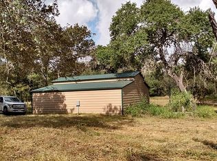 223 County Road 168, Floresville, TX 78114