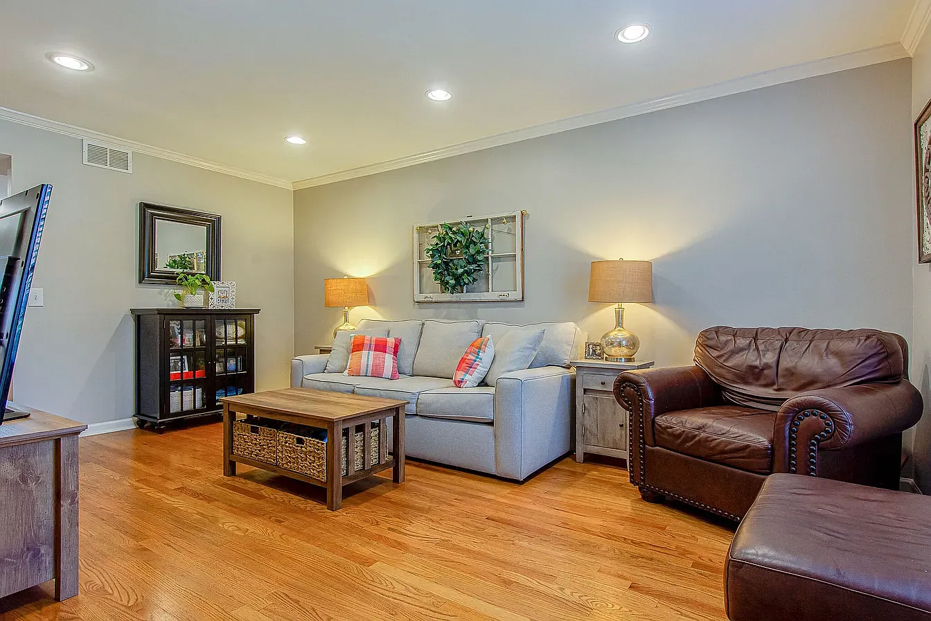 2 bed, 1.5 bath, 1065 sqft, $2,050 — Photo 4