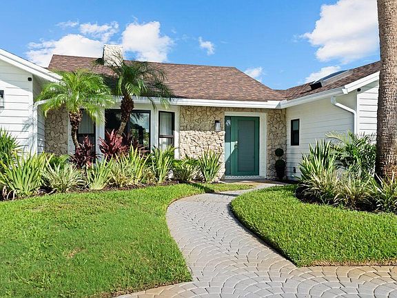 2nd image of 14 Paddock Cir